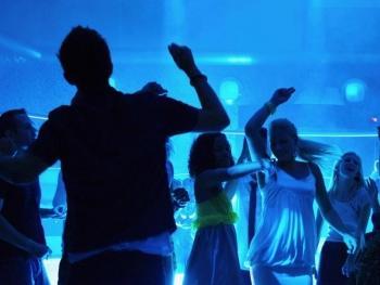 Bruselas impone un impuesto a los locales de ocio por bailar